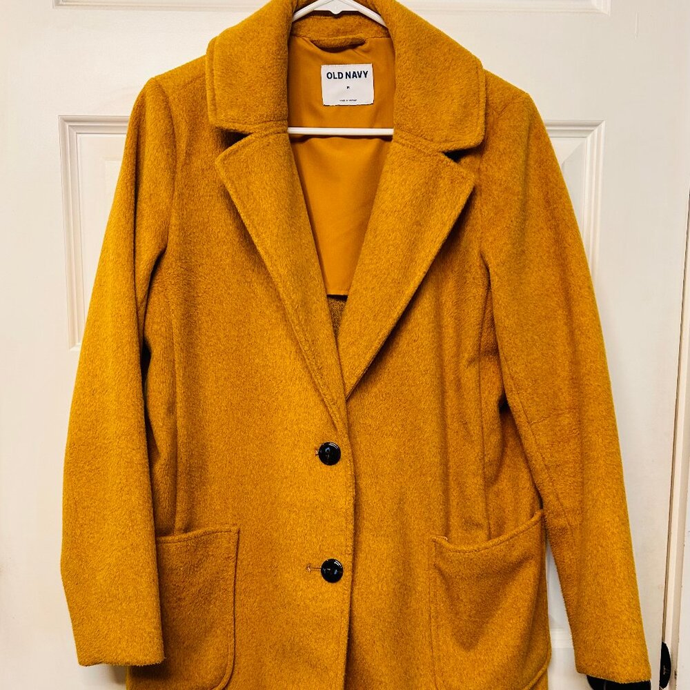 Old Navy Mustard Winter Coat – Size Medium – Warm, Lined, Perfect Condition